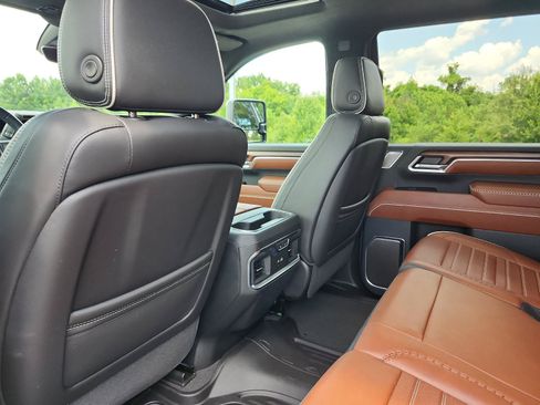 Used 2024 GMC Sierra 2500 Denali Ultimate AWD/4WD image 16