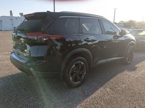 Used 2024 Nissan Rogue SV w/ SV Premium Package FWD image 4