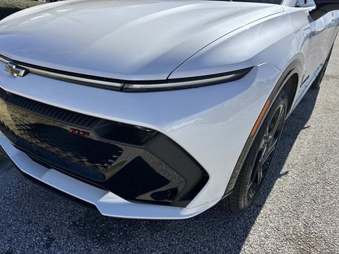 Used 2024 Chevrolet Equinox EV RS image 9