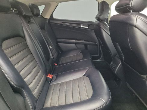Used 2018 Ford Fusion SE w/ Equipment Group 201A FWD image 19