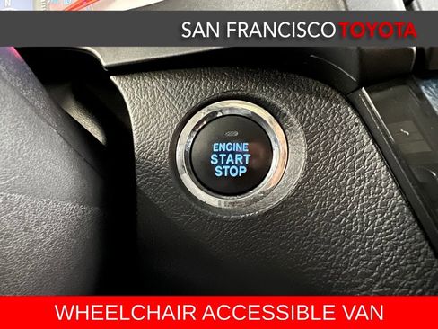 Used 2017 Toyota Sienna SE image 29