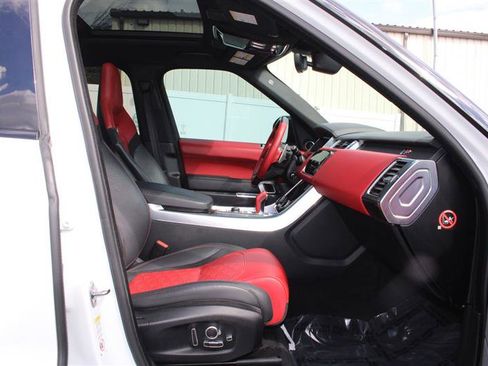 Used 2019 Land Rover Range Rover Sport SVR image 15