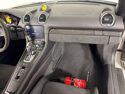 Certified 2021 Porsche 718 Boxster Spyder RWD image 28