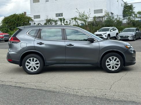 Used 2018 Nissan Rogue S AWD/4WD image 8