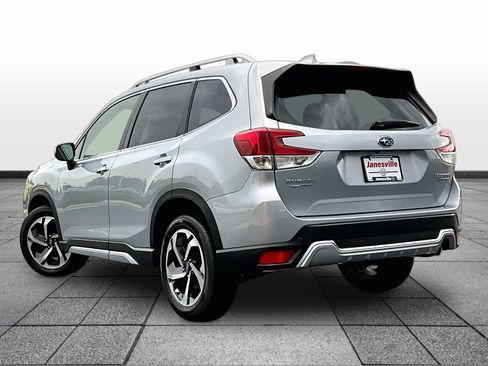 Used 2023 Subaru Forester Touring AWD/4WD image 5