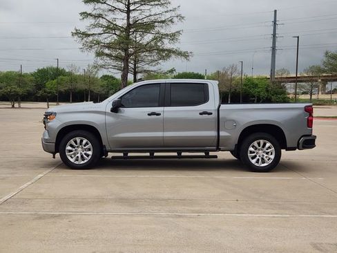 Used 2024 Chevrolet Silverado 1500 Custom image 4