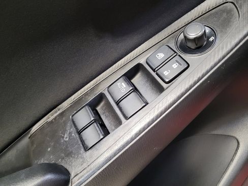 Used 2017 Toyota Yaris iA image 27