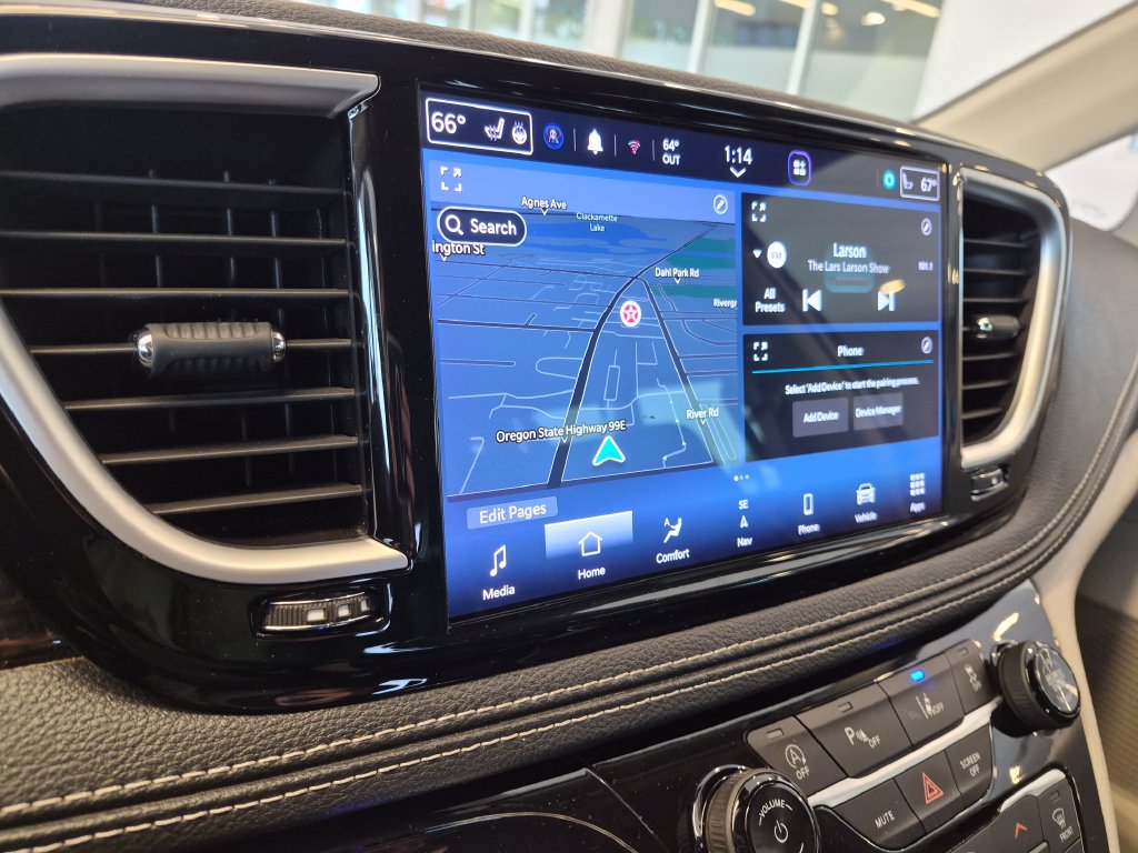 Used 2023 Chrysler Pacifica Limited FWD image 21