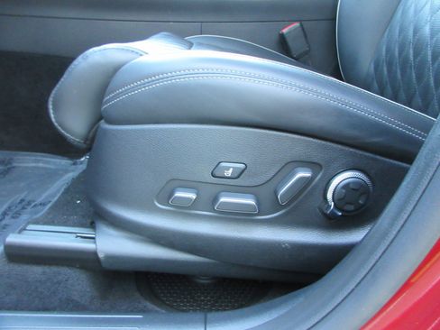 Used 2023 Genesis GV70 3.5T Sport w/ Sport Prestige Package AWD/4WD image 35