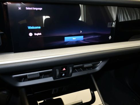 New 2026 Porsche Cayenne Coupe AWD/4WD image 33