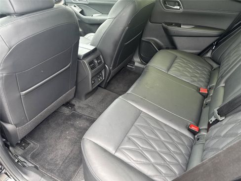 Used 2026 Nissan Rogue Platinum w/ Platinum Premium Package AWD/4WD image 28
