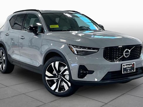 New 2026 Volvo XC40 B5 Ultra w/ Protection Package Premier AWD/4WD image 17