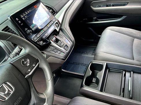 Used 2021 Honda Odyssey EX image 18