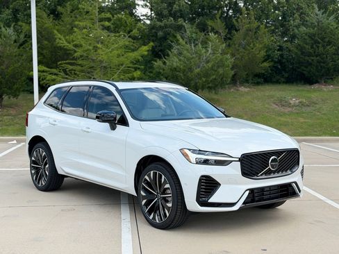 New 2026 Volvo XC60 T8 Ultra w/ Protection Package Premier AWD/4WD image 4