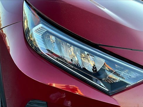 Used 2019 Toyota RAV4 XLE Premium image 29