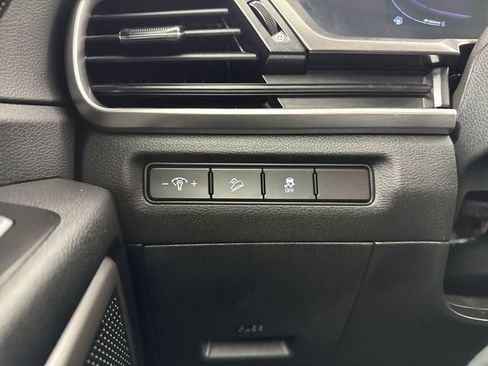 Used 2024 Kia Telluride LX image 14