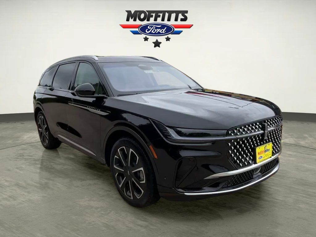 Used 2024 Lincoln Nautilus Reserve w/ Equipment Group 202A AWD/4WD image 7