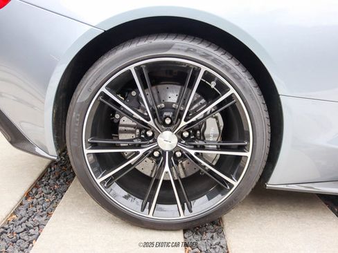 Used 2014 Aston Martin Vanquish Coupe image 64