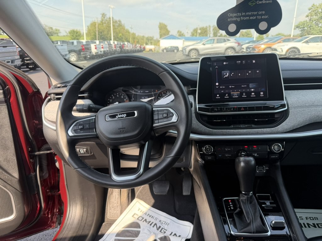 Used 2022 Jeep Compass Latitude AWD/4WD image 19