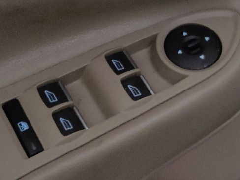 Used 2018 Ford Escape Titanium image 27