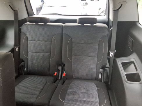 Used 2023 GMC Acadia SLE w/ Driver Convenience Package image 28