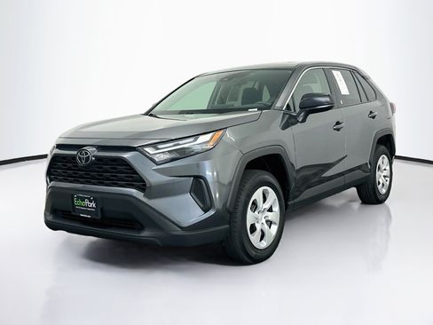 Used 2025 Toyota RAV4 LE AWD/4WD image 3