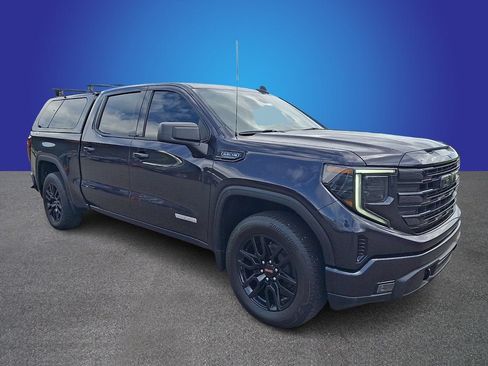 Used 2022 GMC Sierra 1500 Elevation w/ LPO, Elevation Black Package AWD/4WD image 3