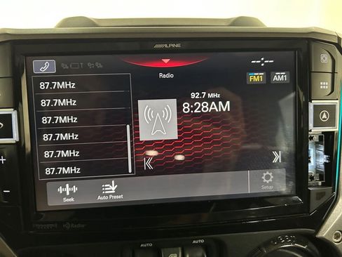 Used 2017 Jeep Wrangler Unlimited Rubicon AWD/4WD image 11