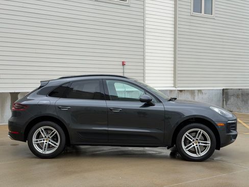 Used 2017 Porsche Macan AWD/4WD image 2