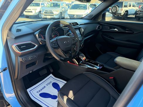 Used 2023 Chevrolet TrailBlazer RS w/ Sun and Liftgate Package image 11