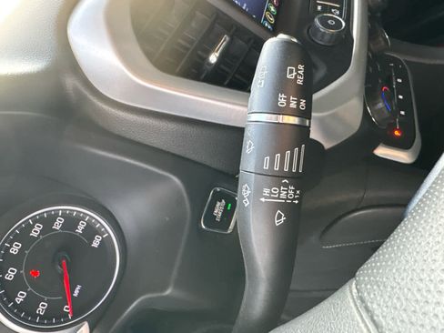 Used 2022 GMC Acadia SLE w/ Driver Convenience Package image 18