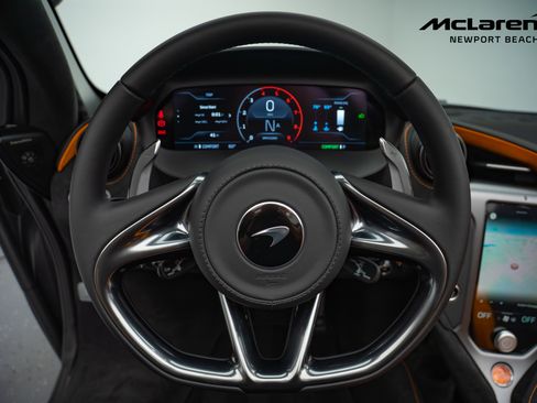 Used 2026 McLaren 750S Spider RWD image 29