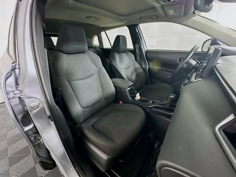 Used 2022 Toyota Corolla Cross LE w/ Moonroof Package image 28