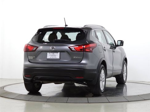 Used 2018 Nissan Rogue Sport SV w/ SV Technology Package AWD/4WD image 8
