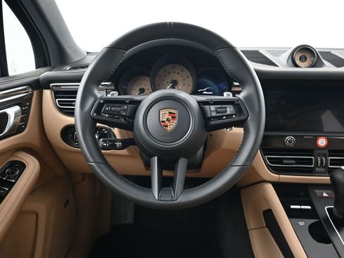 Certified 2026 Porsche Macan AWD/4WD image 13