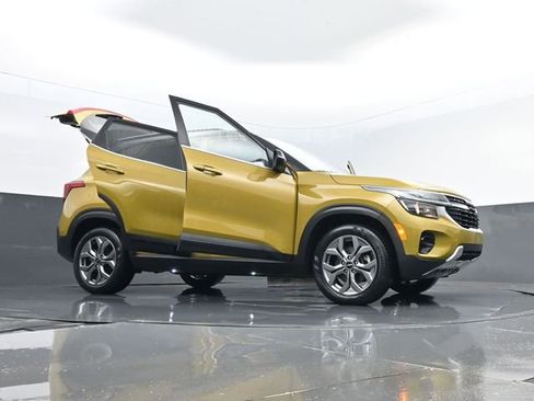 Used 2024 Kia Seltos S image 32