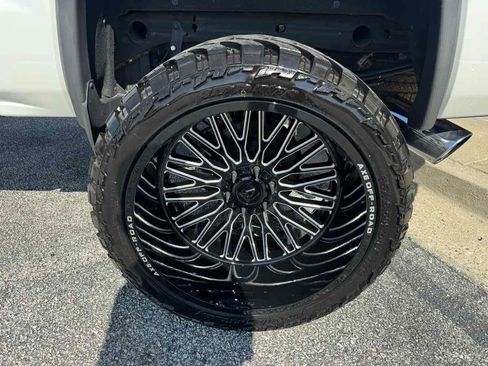 Used 2018 GMC Sierra 1500 SLT AWD/4WD image 32