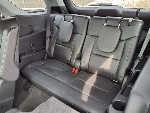 Used 2022 Ford Explorer XLT w/ Equipment Group 202A image 28