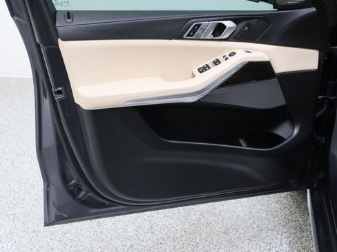 Used 2021 BMW X5 sDrive40i w/ Premium Package image 12