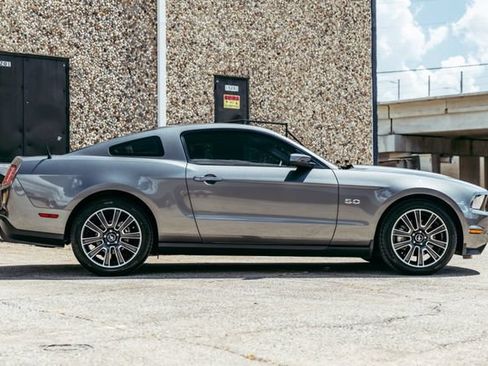 Used 2011 Ford Mustang GT Premium w/ Comfort Pkg RWD image 12