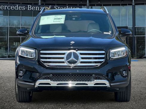 New 2025 Mercedes-Benz GLB 250 image 9