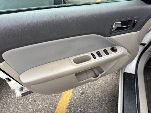 Used 2012 Ford Fusion SE FWD image 10