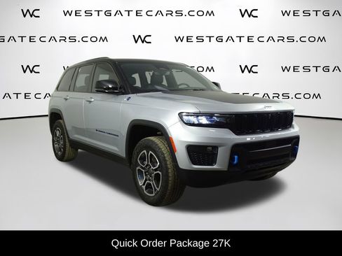 Used 2022 Jeep Grand Cherokee Trailhawk image 2