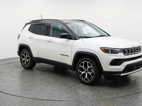 Used 2025 Jeep Compass Limited image 1