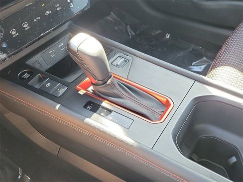 New 2025 Nissan Kicks SR image 10