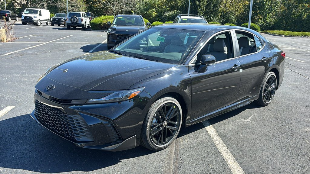 New 2026 Toyota Camry SE FWD image 2