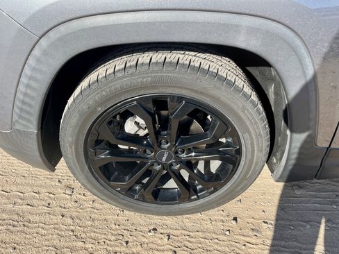 Used 2021 GMC Terrain SLT w/ Elevation Edition FWD image 9
