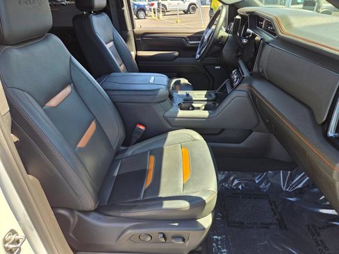Used 2025 GMC Sierra 2500 AT4 w/ AT4 Premium Plus Package AWD/4WD image 16