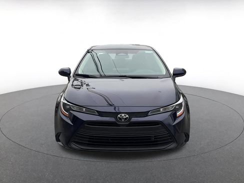Used 2025 Toyota Corolla LE image 4