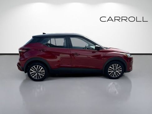 Used 2023 Nissan Kicks SV FWD image 2